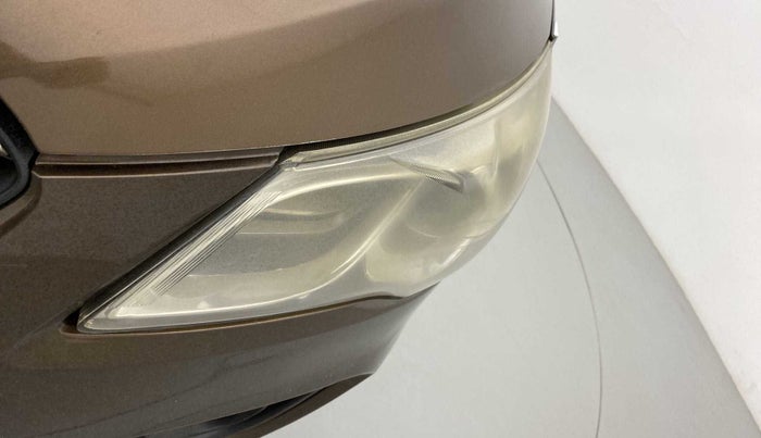 2016 Maruti Ciaz ZDI SHVS, Diesel, Manual, 1,16,737 km, Left headlight - Faded