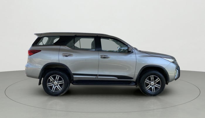 2018 Toyota Fortuner 2.8 4X2 AT, Diesel, Automatic, 29,486 km, Right Side View