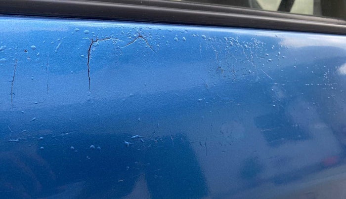 2015 Maruti Celerio VXI CNG, CNG, Manual, 80,581 km, Right rear door - Slightly dented