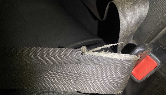 2017 Renault Kwid RXL, Petrol, Manual, 74,754 km, Front left seat (passenger seat) - Seat belt slightly torn