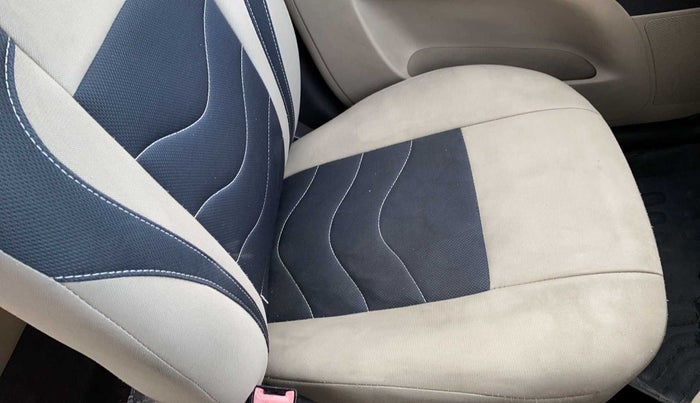 2010 Hyundai i10 MAGNA 1.2, Petrol, Manual, 80,897 km, Front left seat (passenger seat) - Cover slightly stained