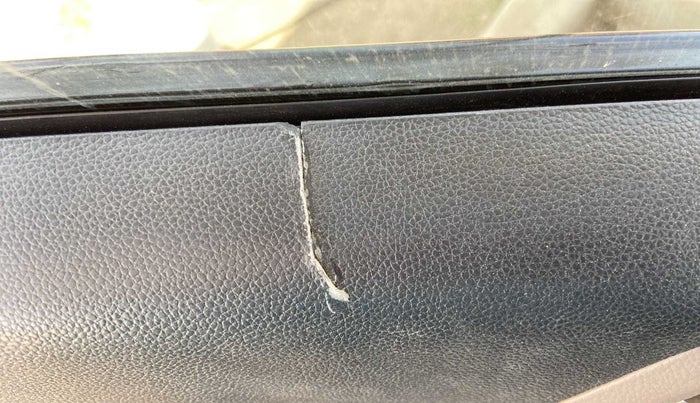 2017 Hyundai Elite i20 SPORTZ 1.2, Petrol, Manual, 77,448 km, Front passenger door - Trim has minor damage