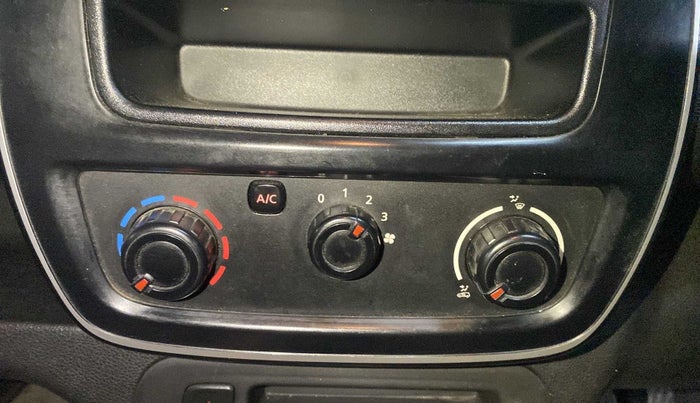 2017 Renault Kwid RXL 1.0, Petrol, Manual, 58,917 km, AC Unit - Directional switch has minor damage