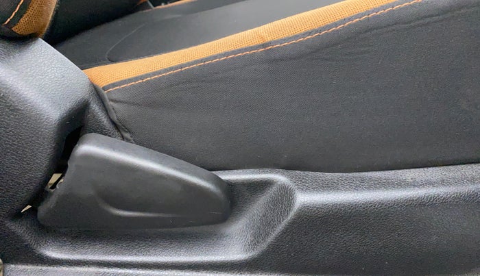 2017 Renault Kwid CLIMBER 1.0 AT, Petrol, Automatic, 19,421 km, Driver Side Adjustment Panel