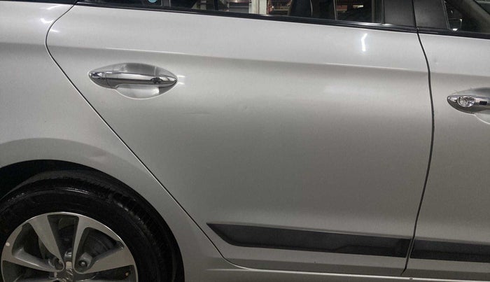 2016 Hyundai Elite i20 ASTA 1.4 CRDI, Diesel, Manual, 1,03,600 km, Right rear door - Minor scratches