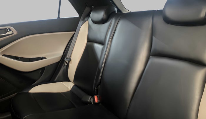 2016 Hyundai Elite i20 ASTA 1.4 CRDI, Diesel, Manual, 1,03,600 km, Right Side Rear Door Cabin