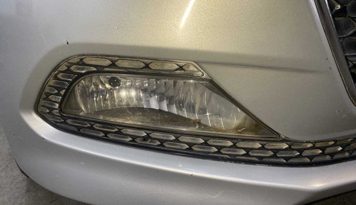 2016 Hyundai Elite i20 ASTA 1.4 CRDI, Diesel, Manual, 1,03,600 km, Right fog light - Not working