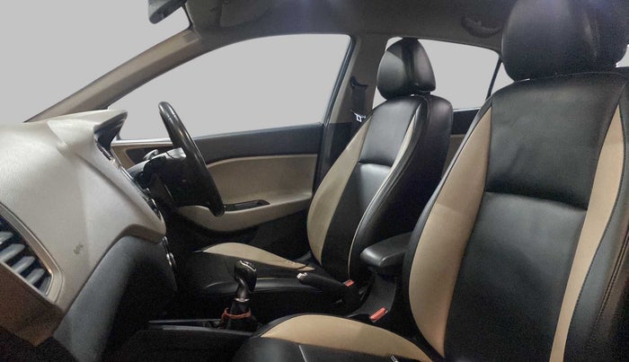 2016 Hyundai Elite i20 ASTA 1.4 CRDI, Diesel, Manual, 1,03,600 km, Right Side Front Door Cabin