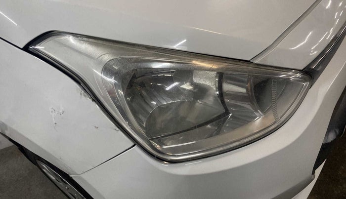 2016 Hyundai Grand i10 SPORTZ 1.2 KAPPA VTVT, Petrol, Manual, 42,199 km, Right headlight - Clamp has minor damage