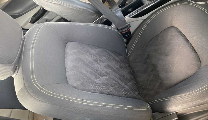 2018 Tata NEXON KRAZ MT PETROL, Petrol, Manual, 50,280 km, Driver seat - Cover slightly torn