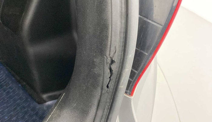 2017 Maruti Baleno ALPHA CVT PETROL 1.2, Petrol, Automatic, 7,79,341 km, Dicky (Boot door) - Weather strip has minor damage
