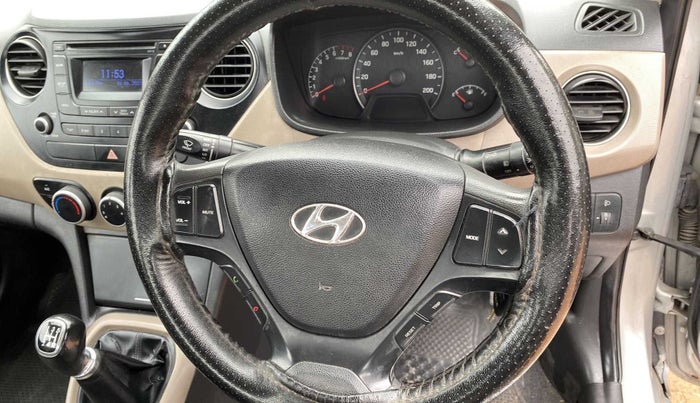 2014 Hyundai Xcent S 1.2, Petrol, Manual, 98,024 km, Steering wheel - Sound system control not functional