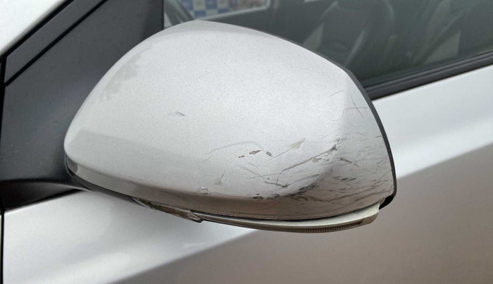 2014 Hyundai Xcent S 1.2, Petrol, Manual, 98,024 km, Left rear-view mirror - Indicator light has minor damage
