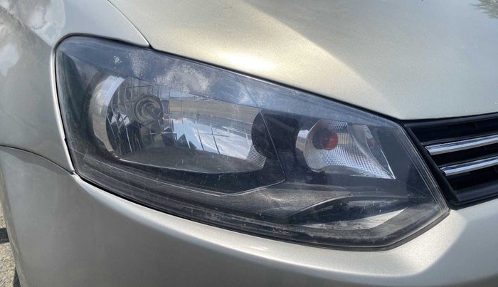 2012 Volkswagen Vento HIGHLINE 1.6 MPI, Petrol, Manual, 94,158 km, Right headlight - Clamp has minor damage