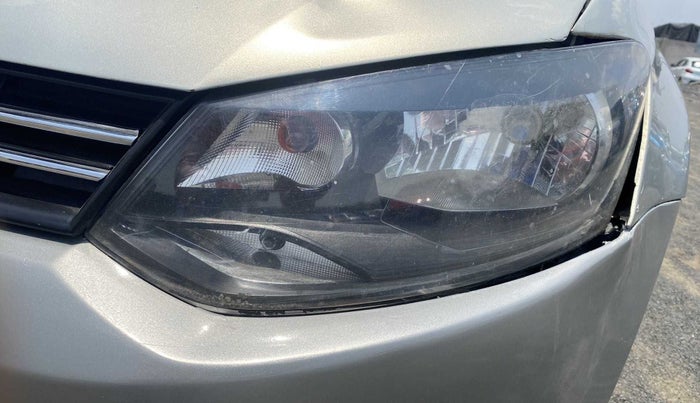 2012 Volkswagen Vento HIGHLINE 1.6 MPI, Petrol, Manual, 94,158 km, Left headlight - Clamp has minor damage