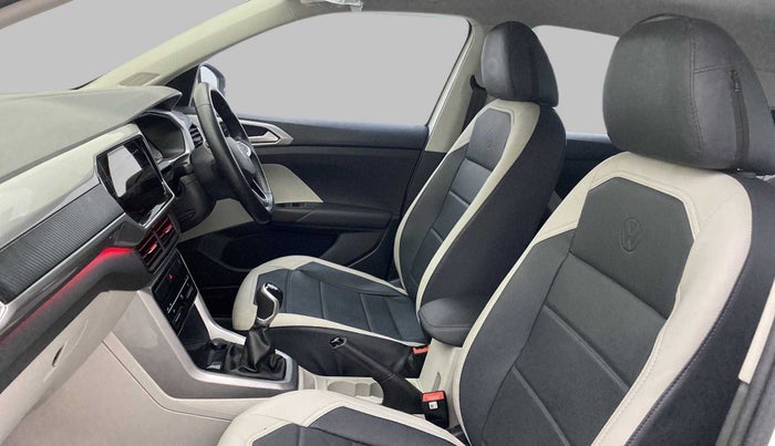 2022 Volkswagen TAIGUN GT 1.5 TSI MT, Petrol, Manual, 16,255 km, Right Side Front Door Cabin