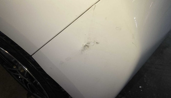 2017 Hyundai Eon ERA +, Petrol, Manual, 27,952 km, Rear bumper - Paint is slightly damaged