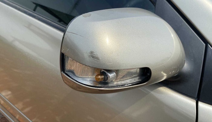 2010 Toyota Corolla Altis J DIESEL, Diesel, Manual, 70,947 km, Right rear-view mirror - Indicator light has minor damage