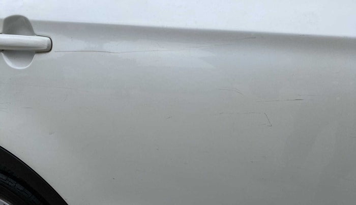 2017 Maruti S Cross SIGMA 1.3, Diesel, Manual, 1,01,382 km, Right rear door - Minor scratches