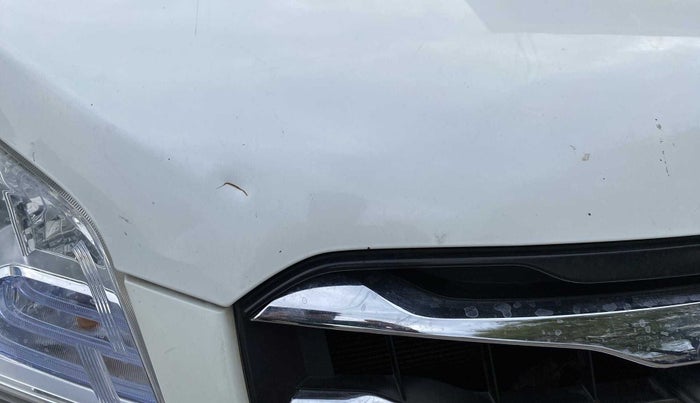 2017 Maruti S Cross SIGMA 1.3, Diesel, Manual, 1,01,382 km, Bonnet (hood) - Minor scratches