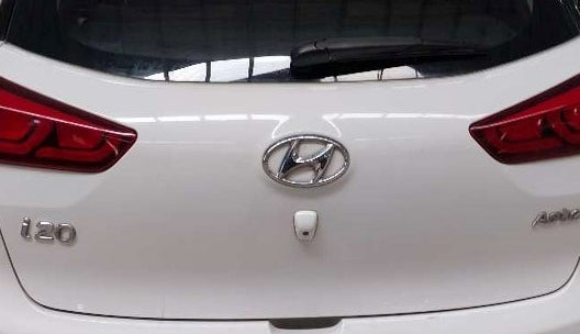 2017 Hyundai Elite i20 ASTA 1.2 (O), Petrol, Manual, 93,975 km, Dicky (Boot door) - Minor scratches