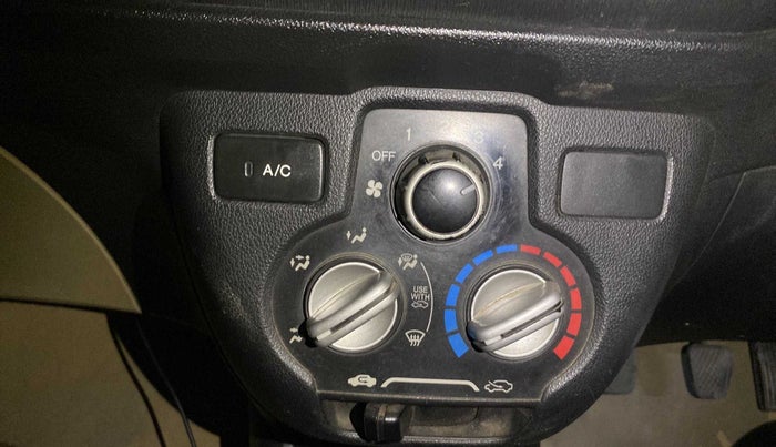 2015 Honda Amaze 1.2L I-VTEC S, Petrol, Manual, 1,05,269 km, AC Unit - Directional switch has minor damage