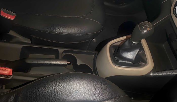 2017 Hyundai Xcent E+, Petrol, Manual, 23,420 km, Gear Lever