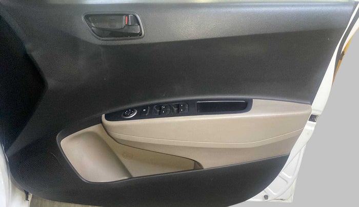 2017 Hyundai Xcent E+, Petrol, Manual, 23,420 km, Driver Side Door Panels Control