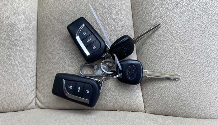 2018 Toyota YARIS J CVT, Petrol, Automatic, 41,912 km, Key Close Up