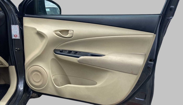 2018 Toyota YARIS J CVT, Petrol, Automatic, 41,912 km, Driver Side Door Panels Control