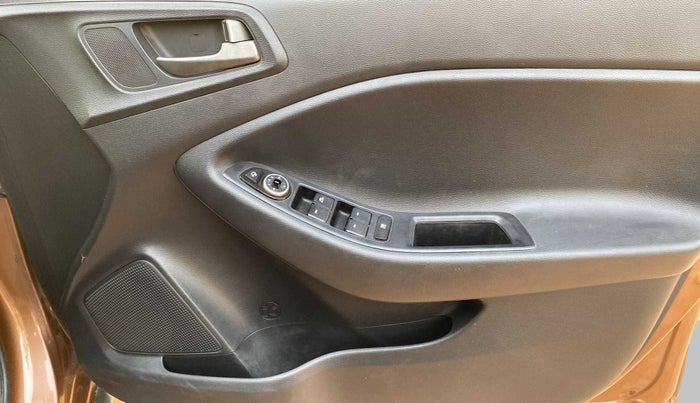 2016 Hyundai i20 Active 1.2 S, Petrol, Manual, 31,346 km, Driver Side Door Panels Control