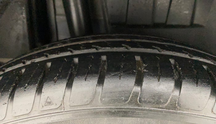 2019 Maruti Dzire VXI, Petrol, Manual, 33,167 km, Right Rear Tyre Tread