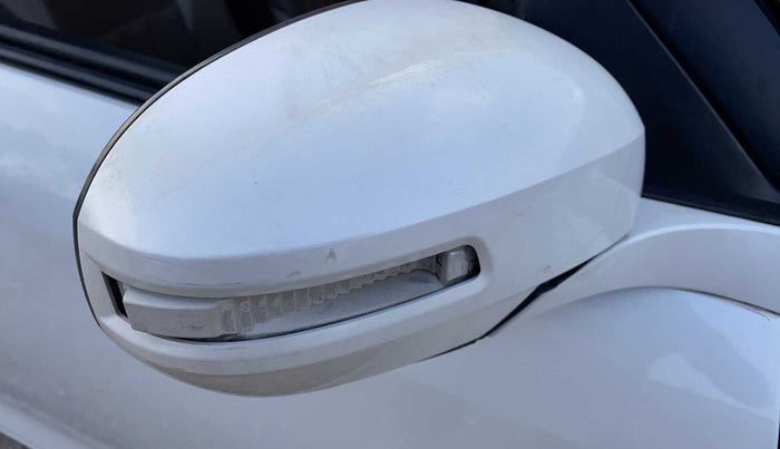 2012 Maruti Swift Dzire VXI, Petrol, Manual, 73,730 km, Right rear-view mirror - Indicator light has minor damage