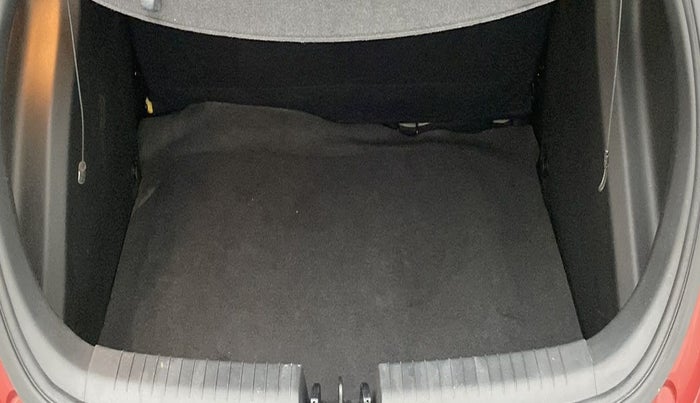 2019 Hyundai Elite i20 1.2  ASTA (O) CVT, Petrol, Automatic, 17,874 km, Boot Inside