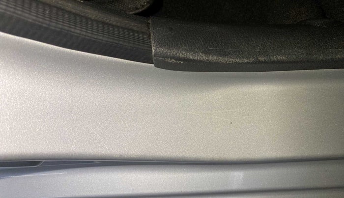 2015 Hyundai Eon MAGNA +, Petrol, Manual, 30,512 km, Right running board - Minor scratches