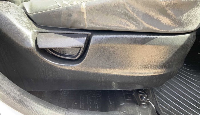 2018 Hyundai NEW SANTRO MAGNA, Petrol, Manual, 23,117 km, Driver Side Adjustment Panel
