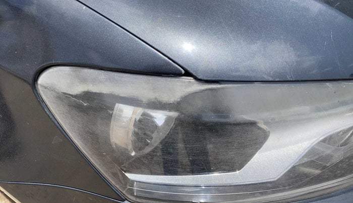 2017 Volkswagen Ameo COMFORTLINE 1.2L, Petrol, Manual, 56,406 km, Right headlight - Minor scratches