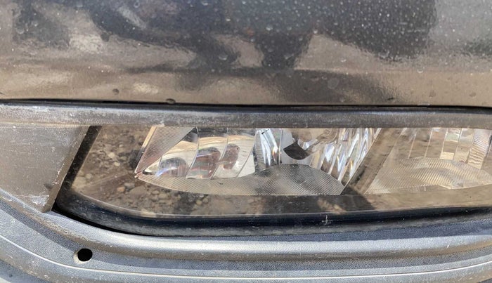 2017 Volkswagen Ameo COMFORTLINE 1.2L, Petrol, Manual, 56,406 km, Left fog light - Not fixed properly