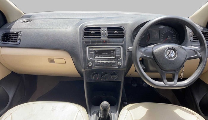 2017 Volkswagen Ameo COMFORTLINE 1.2L, Petrol, Manual, 56,406 km, Dashboard