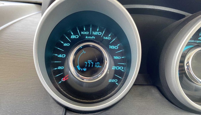 2015 Mahindra XUV500 W6, Diesel, Manual, 77,686 km, Odometer Image