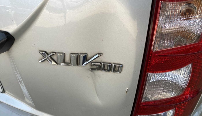 2015 Mahindra XUV500 W6, Diesel, Manual, 77,686 km, Dicky (Boot door) - Slightly rusted
