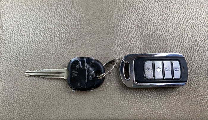 2010 Hyundai i10 MAGNA 1.2, Petrol, Manual, 70,706 km, Lock system - Dork lock functional only from remote key