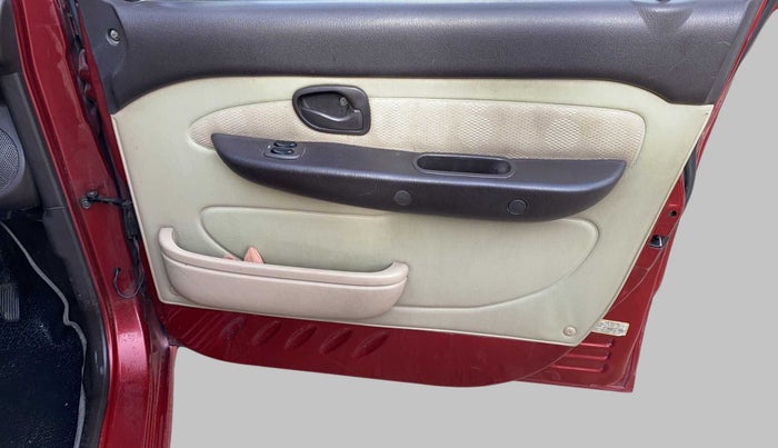 2011 Hyundai Santro Xing GL PLUS, Petrol, Manual, 73,284 km, Driver Side Door Panels Control
