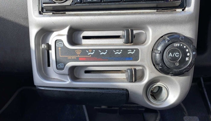 2011 Hyundai Santro Xing GL PLUS, Petrol, Manual, 73,284 km, Dashboard - Air Re-circulation knob is not working