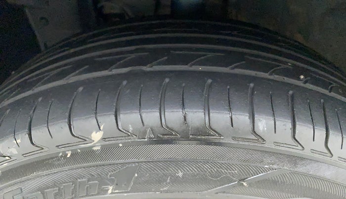 2016 Nissan Micra Active XV SAFETY PACK, Petrol, Manual, 1,10,590 km, Left Front Tyre Tread