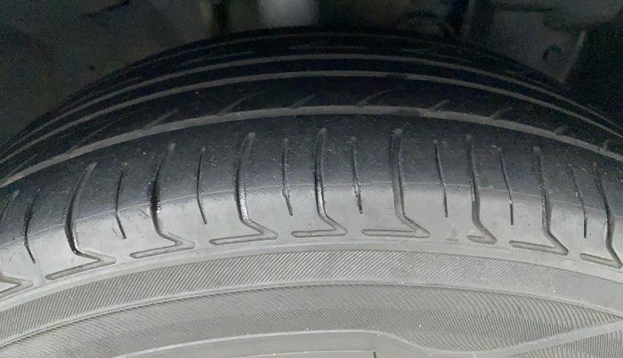 2016 Nissan Micra Active XV SAFETY PACK, Petrol, Manual, 1,10,590 km, Right Front Tyre Tread