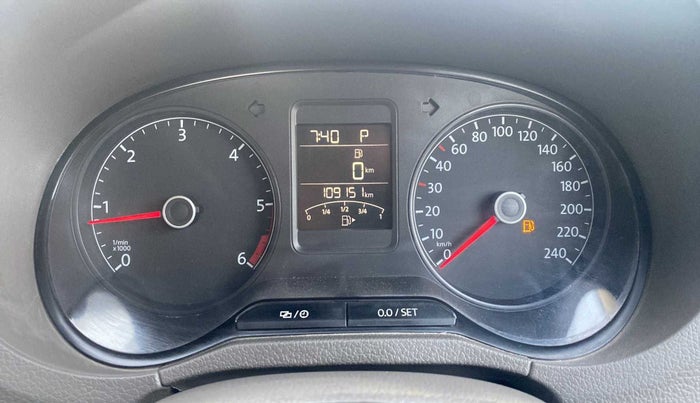 2016 Volkswagen Vento HIGHLINE 1.5 AT, Diesel, Automatic, 1,09,144 km, Odometer Image