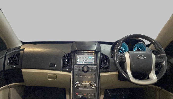 2016 Mahindra XUV500 W8, Diesel, Manual, 71,819 km, Dashboard