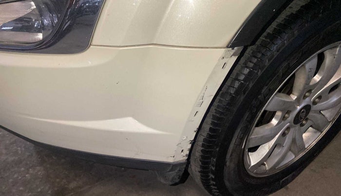 2016 Mahindra XUV500 W8, Diesel, Manual, 71,819 km, Front bumper - Minor scratches