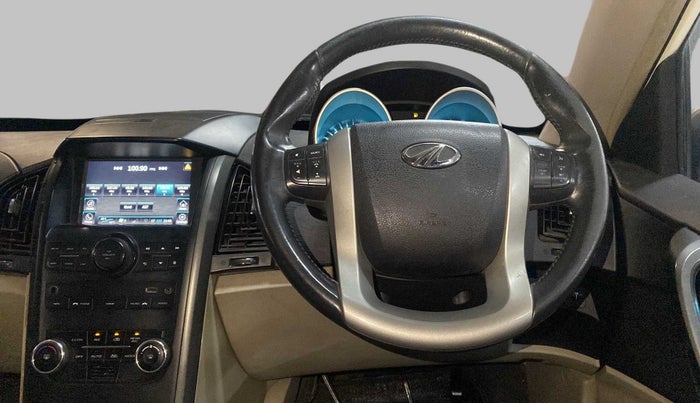 2016 Mahindra XUV500 W8, Diesel, Manual, 71,819 km, Steering Wheel Close Up